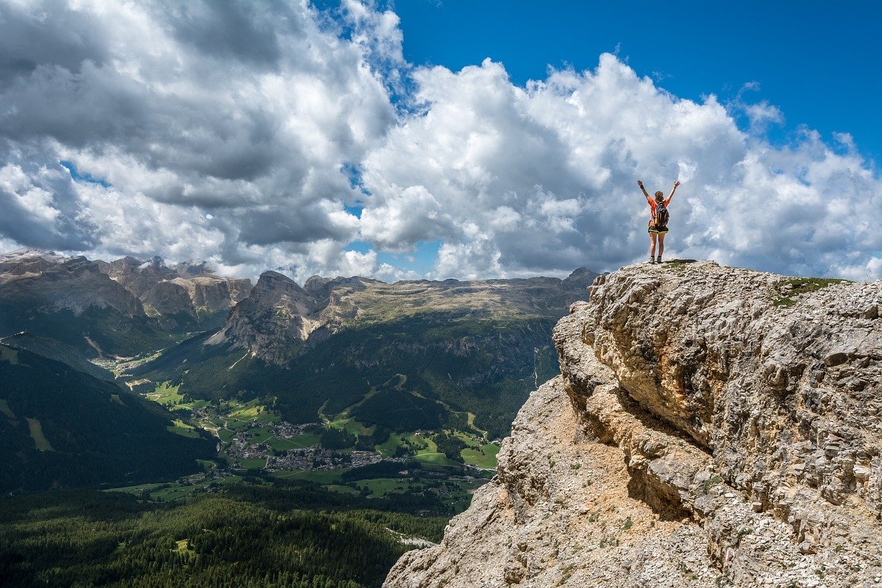 mountaintop-person-Pixabay-1245959_1280